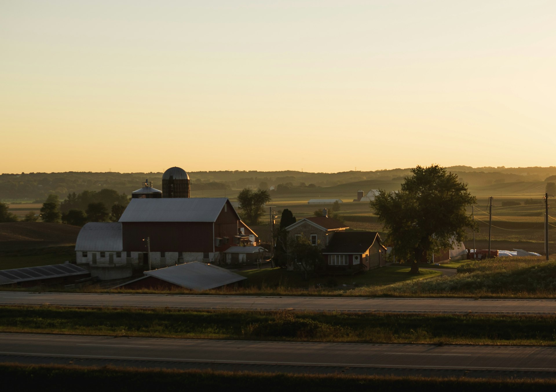 Can You Build a Barndominium in Middle Tennessee? Zoning, Permits and Rules by County (2026)
